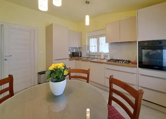 Amazing In With Kitchen Medulin